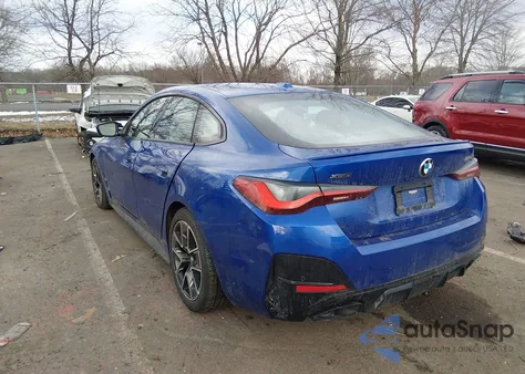 2022 BMW M440I Gran Coupe xDrive z USA, uszkodzony, nr VIN WBA13AW06NFM21778